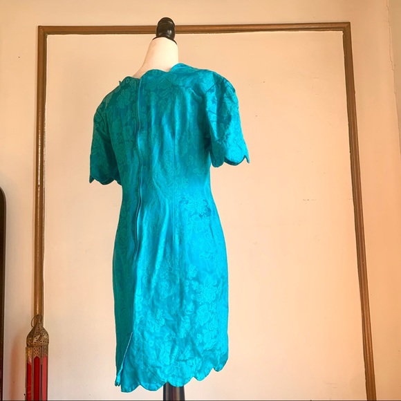 Beautiful satin Vintage dress - Picture 3 of 4